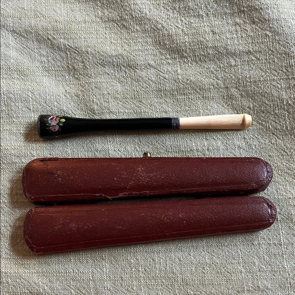 Vintage Cigarette Holder with Leather Case 1920-1930 Hand Painted Red Rose - Picture 3 of 13